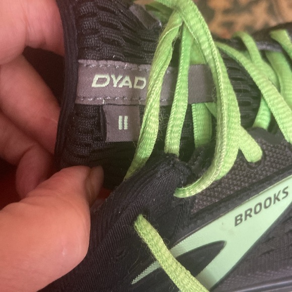 COPY - Brooks athletic / running shoe Like new/ DYAD/smoke free home - Picture 3 of 4